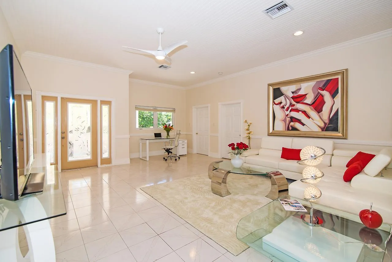 Sprat Bay Luxury Villa Half Way Pond